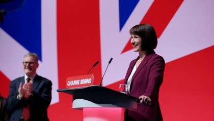 中英就经济金融议题展开对话