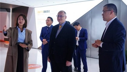 携手共赢 赋能未来 | 斯泰兰蒂斯汽车金融高层莅临喜相逢集团,共启2025年战略合作新篇章