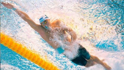游泳世锦赛：波波维奇打破潘展乐赛会纪录夺冠