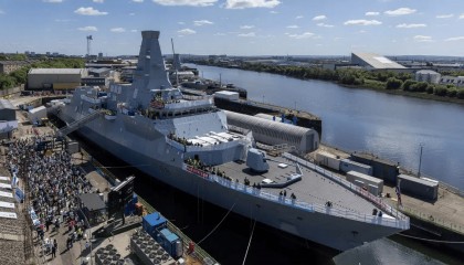 英国26型护卫舰大而无用？价格是中国055大驱2倍，火力比不上054B