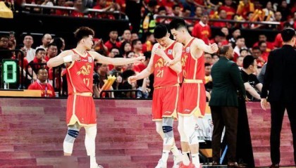 杨鸣就缺他！北京中锋砍下13+10，赢广厦立大功，翟晓川公开力挺