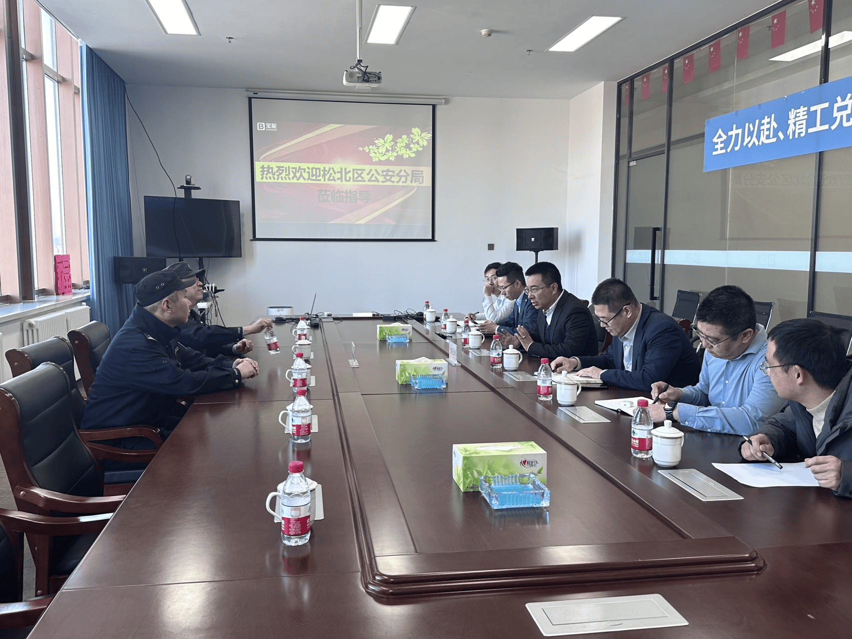 哈尔滨市公安局松北分局经侦大队开展“春雷行动” 筑牢金融安全网