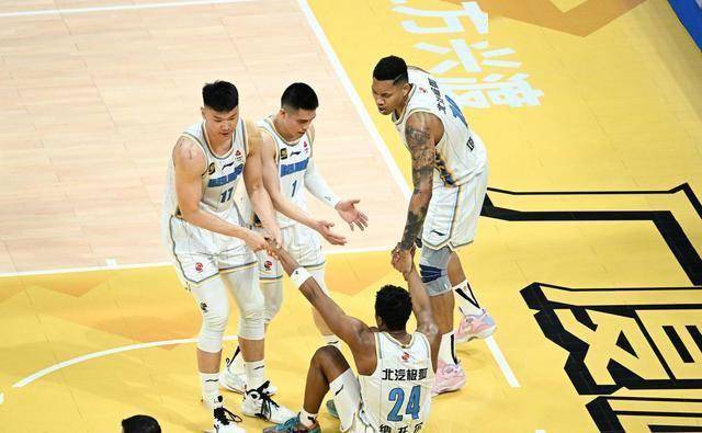 杨鸣就缺他！北京中锋砍下13+10，赢广厦立大功，翟晓川公开力挺