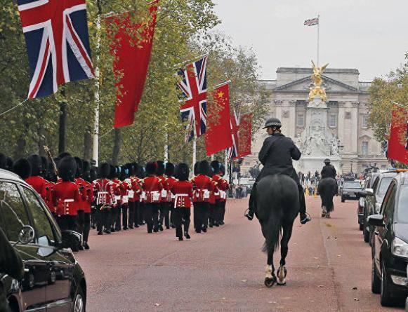 英国航母打击群即将进入南海，航母舰长威胁：可能会穿越台湾海峡