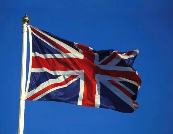 英国航母打击群即将进入南海，航母舰长威胁：可能会穿越台湾海峡